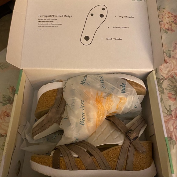 Earth Origins. NWT. in box. - Picture 9 of 12